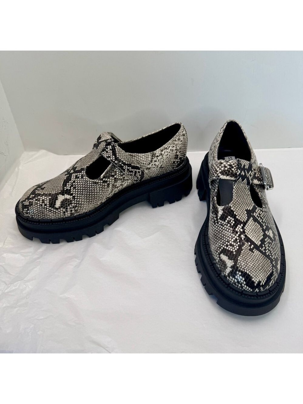 NWOB Steve Madden Kamlee Lug Sole Mary Jane Snakeskin Print Women's 8